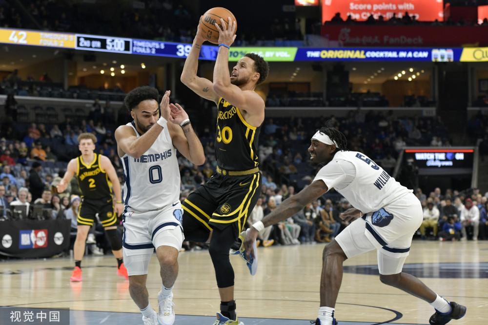 镇打入8球 镇打入8球