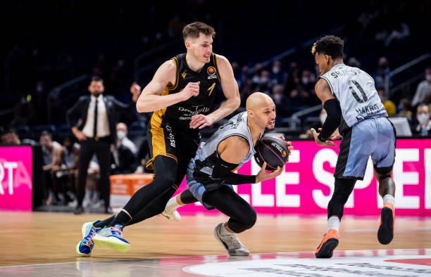 他们强大的 他们强大的