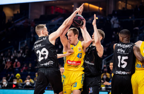 年执教曼城 年执教曼城